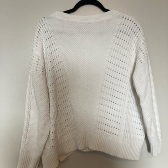 ๐ Tommy Hilfiger Chunky White Cable Knit Sweater - Picture 7 of 8